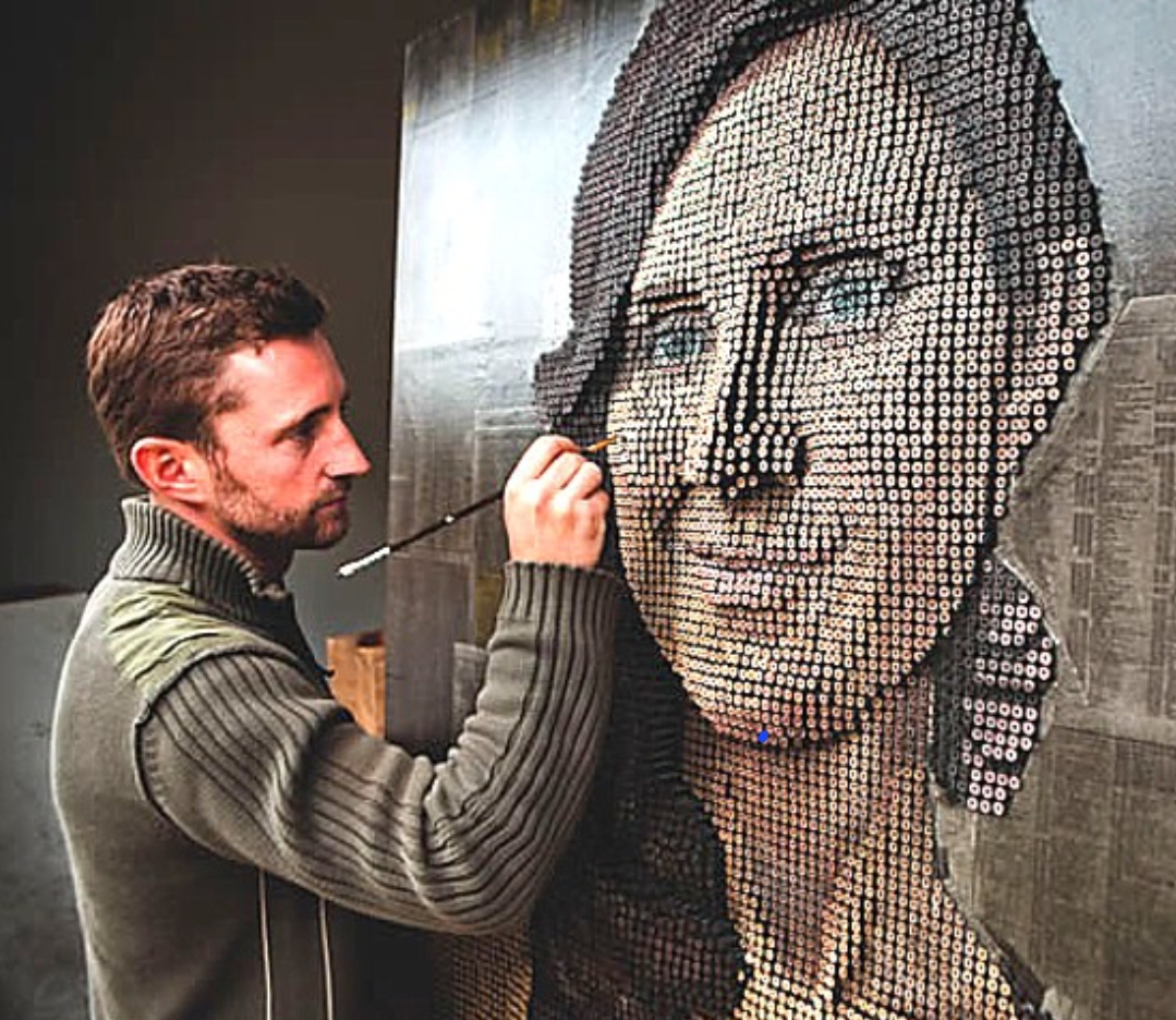 تابلو چهره با ۵۰۰۰ پیچ روی چوب