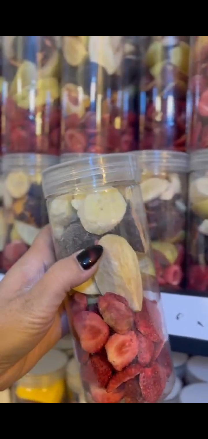 بستنی خشک و میوه های پفکی 