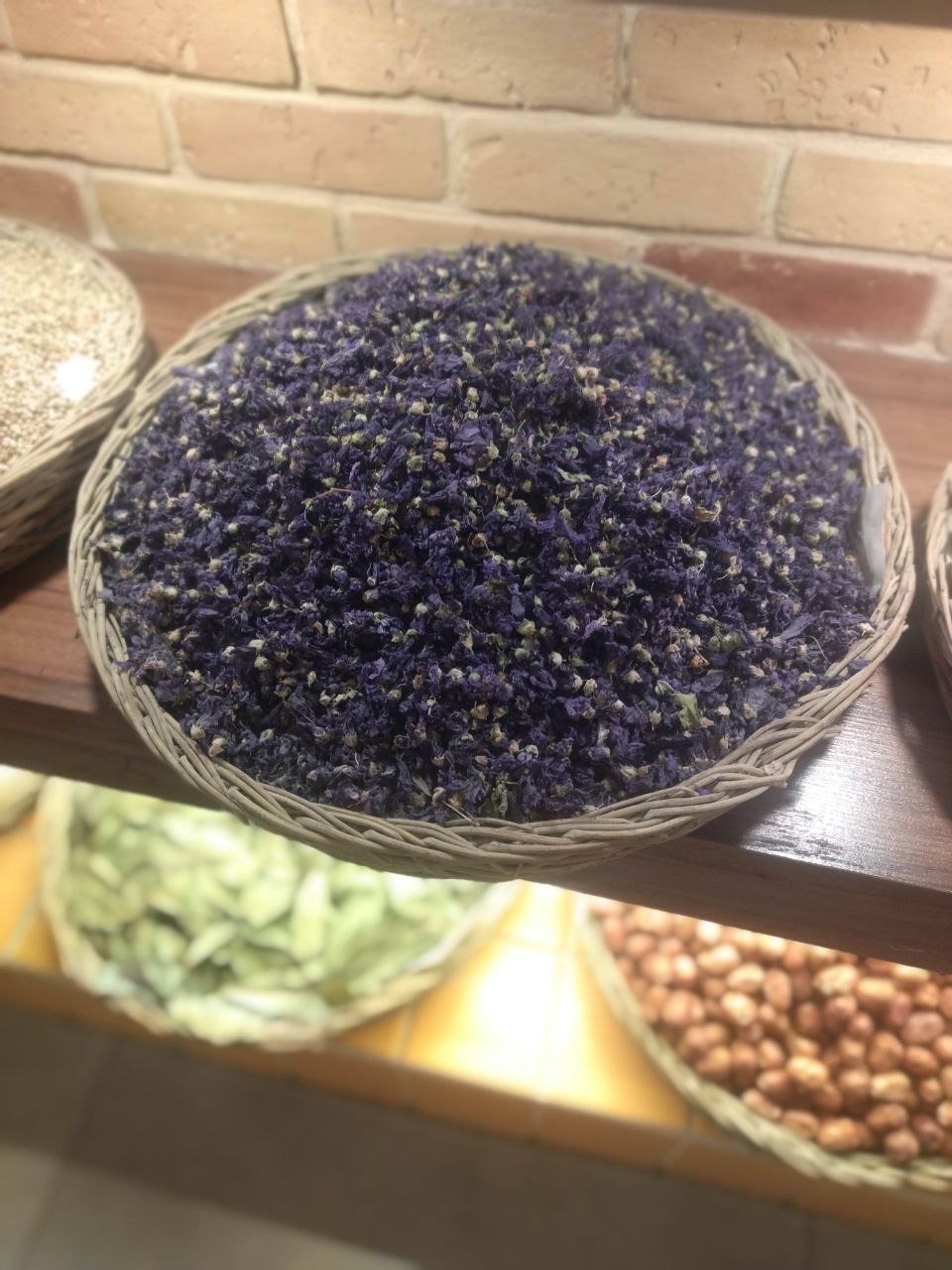 ارائه انواع محصولات گیاهی 