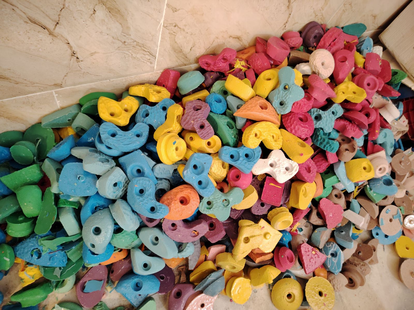 تولید کننده گیره صخره کودک و نوجوان 