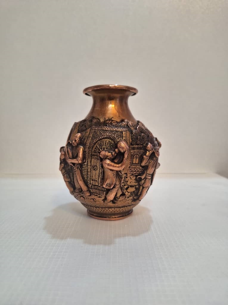 گلدان برجسته
