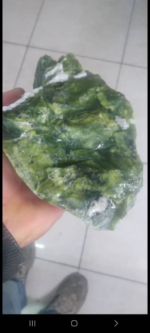 سنگ راف یشم طبیعی به مقدار زیاد