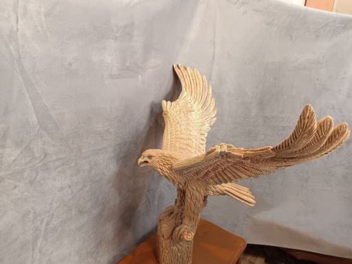 مجسمه های چوبی