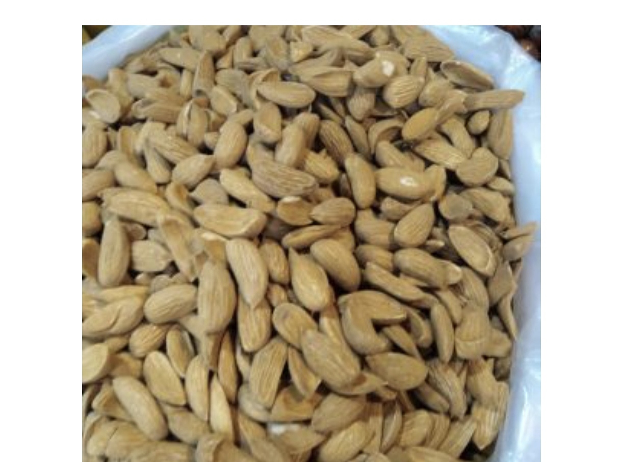 مغز بادام درختی