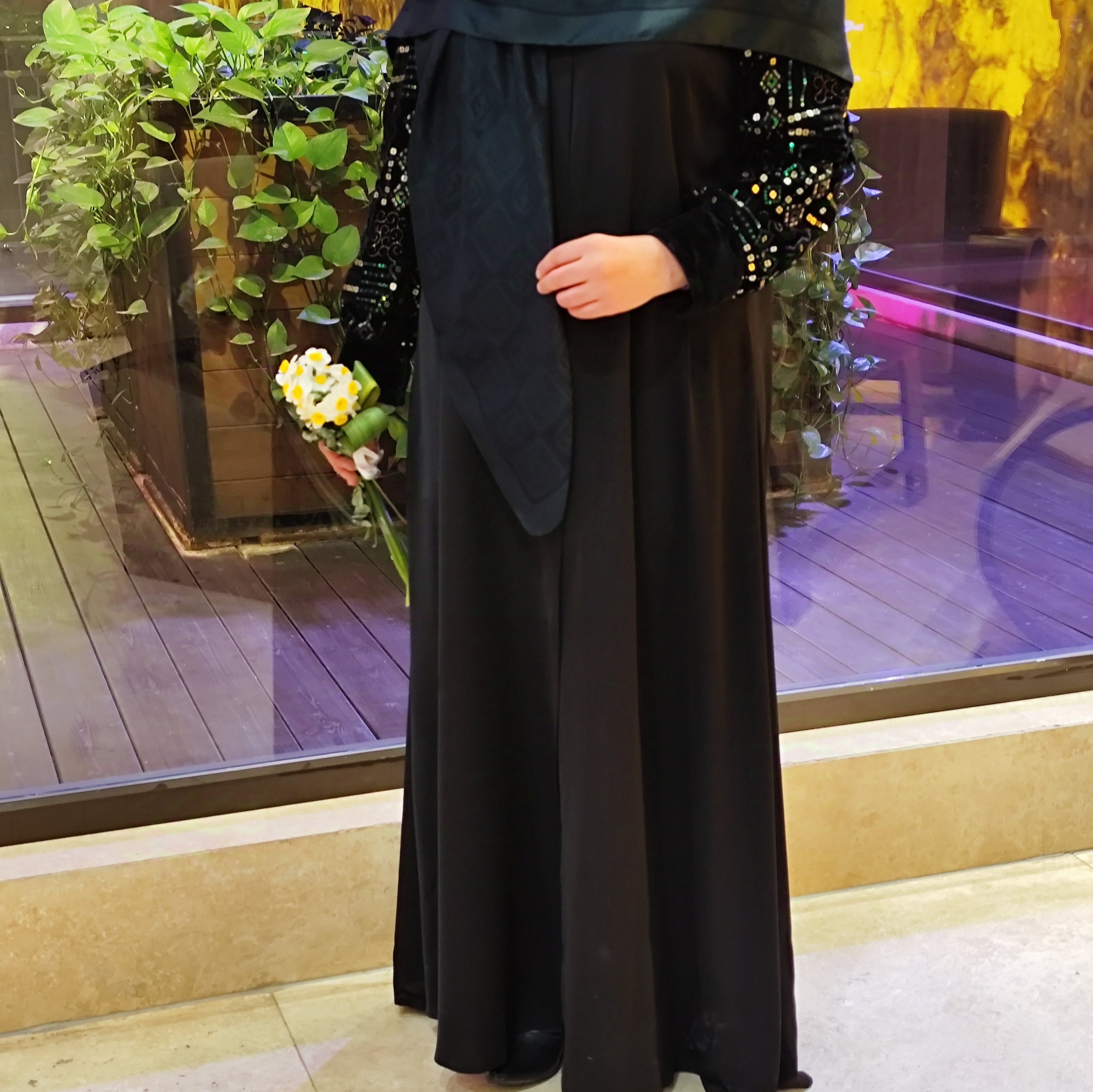 عبا،پیراهن و پوشاک زنانه 