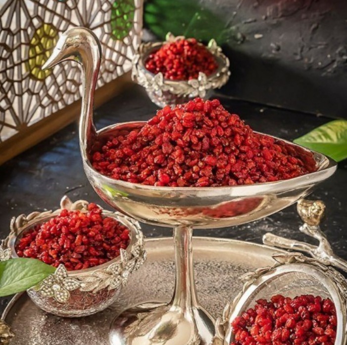 زعفران و زرشک اعلا قائنات و انواع پسته 