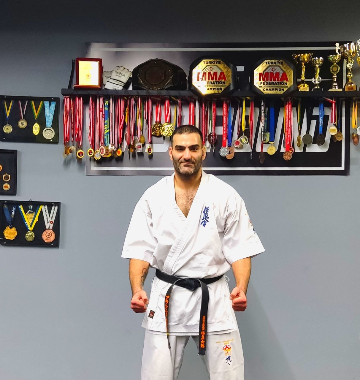 درخواست همکاری به عنوان بادیگارد