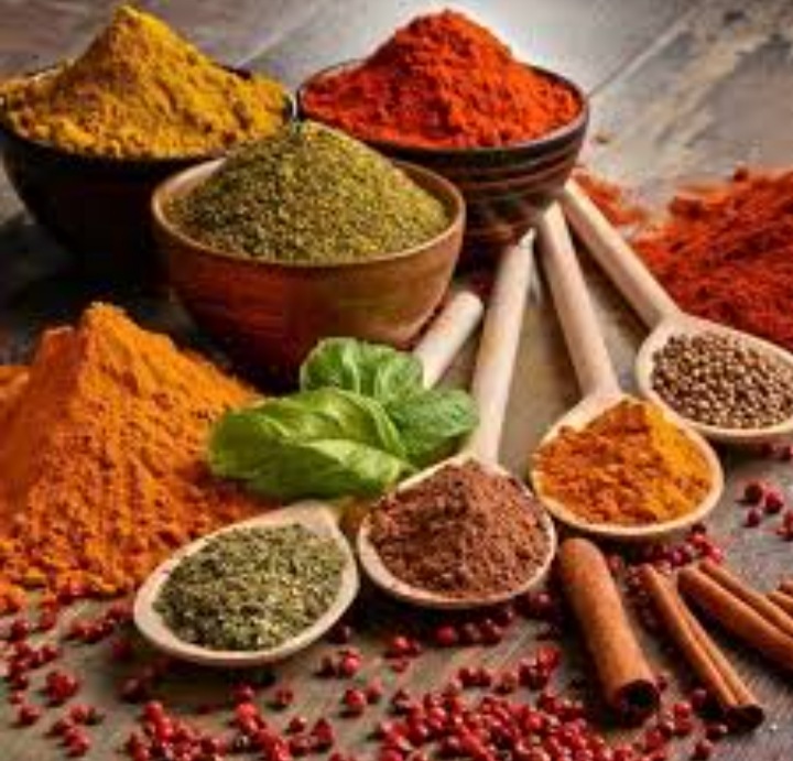 ادویه و خوراکی های سلامت 