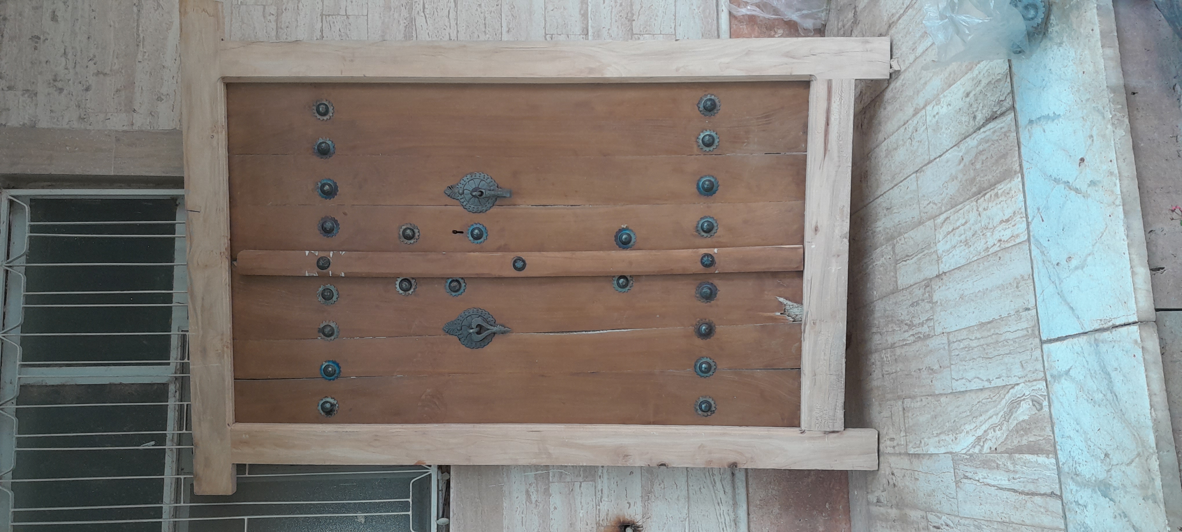 درب وپنجره سنتی چوبی