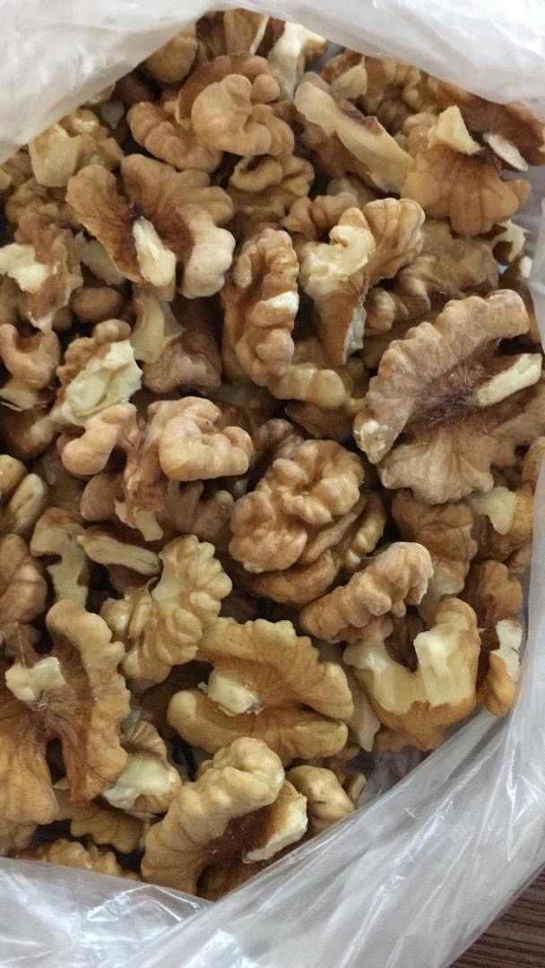 خشکبار گردو- فندوق -توت -برگه 