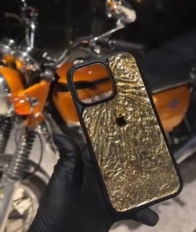کاورهای طلا برای گوشی آیفون