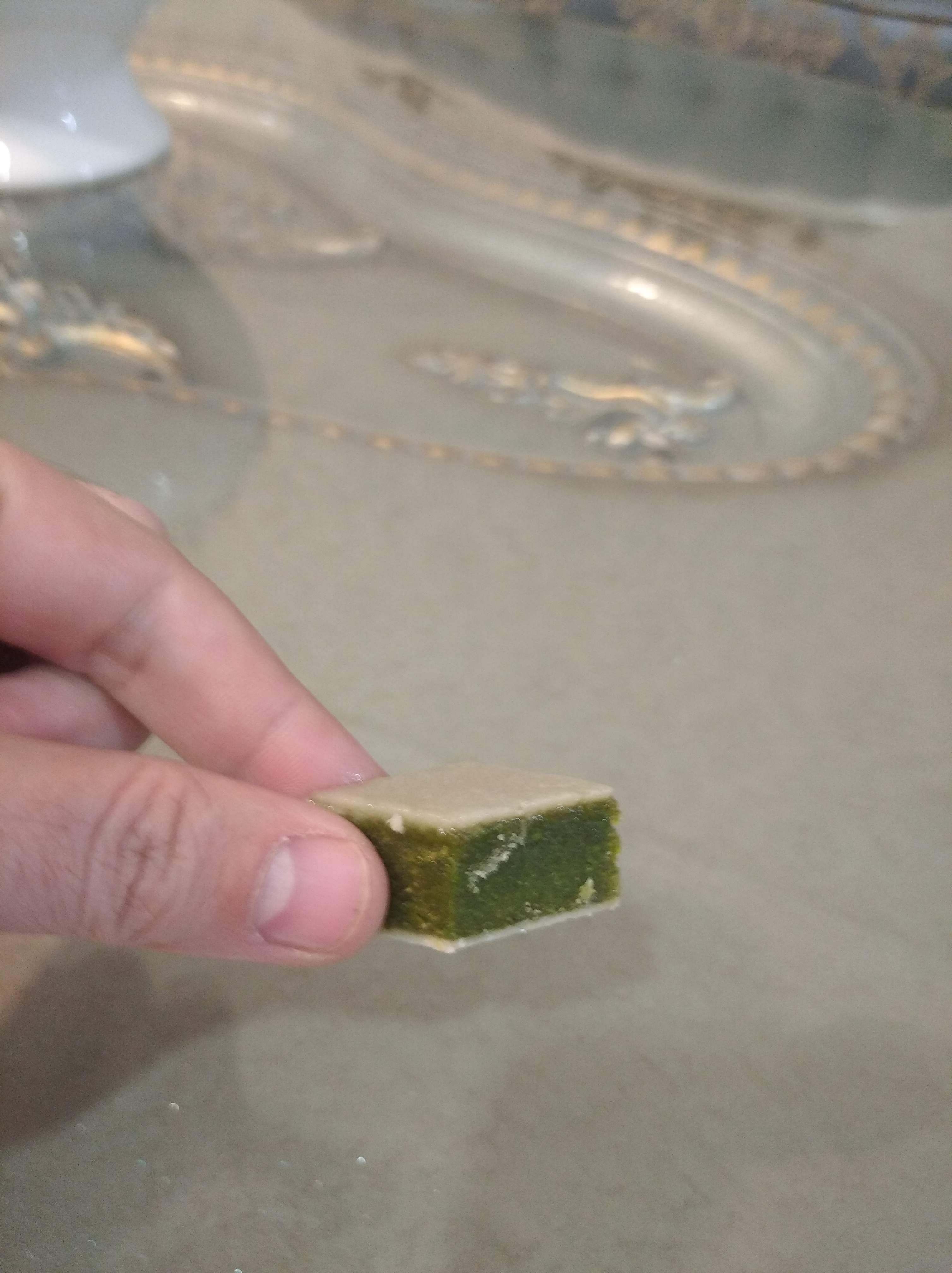 شیرینی خانگی با پسته اعلا