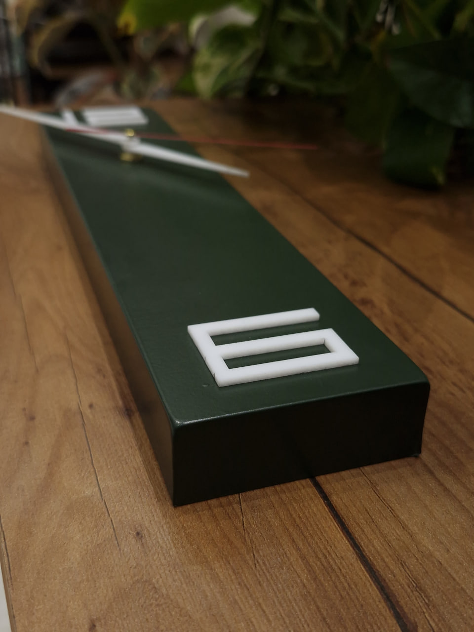 ساعت دیواری طرح مینیمال