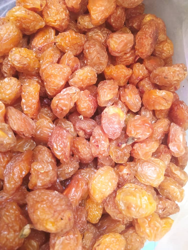 گردو و‌کشمش