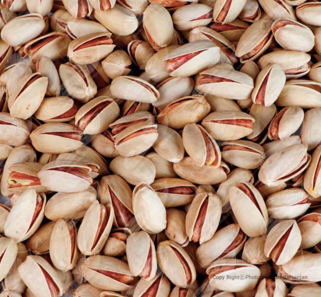 فروشنده خشكبار (پسته )