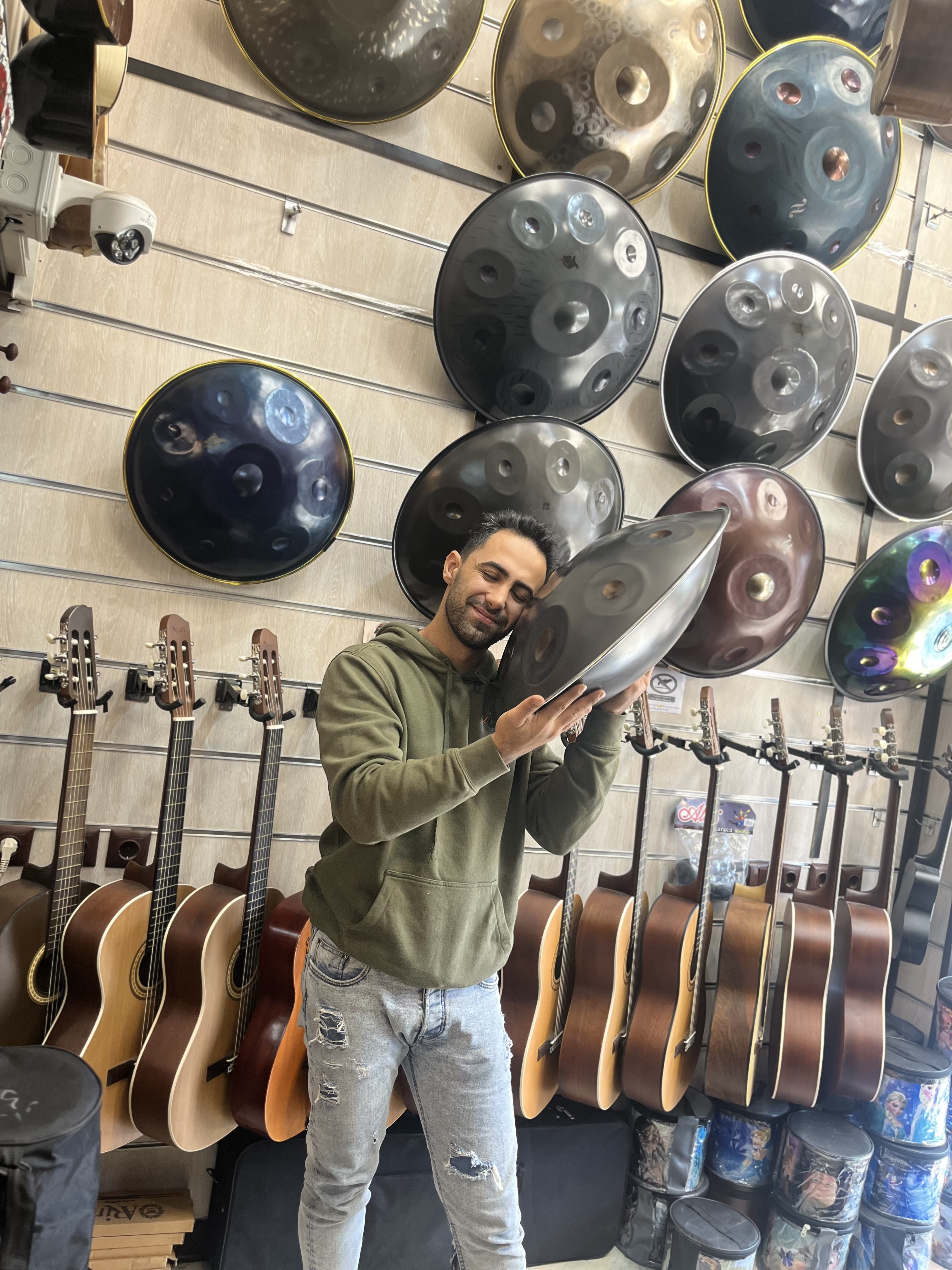 تولیدکننده ادوات موسیقی اصیل ایرانی 