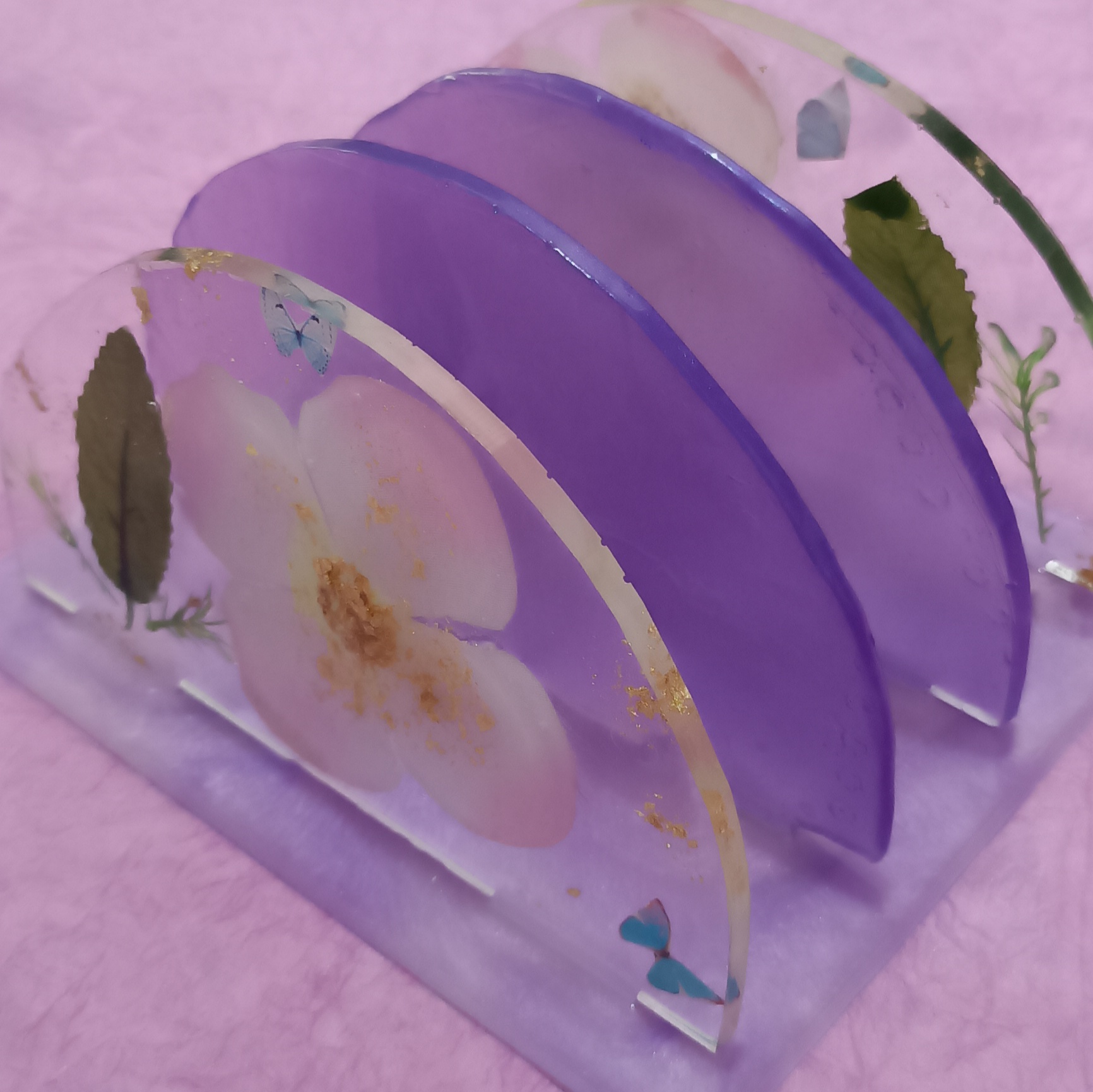 ساخت انواع ظروف و وسایل رزینی 