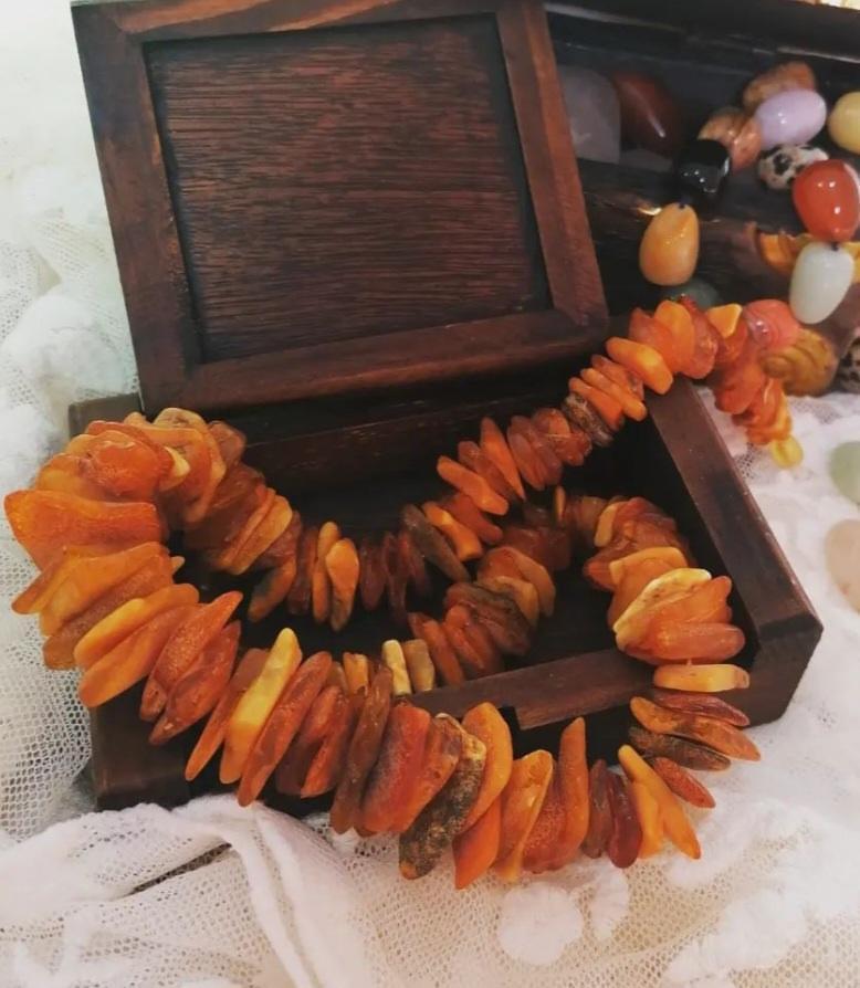 گردنبند سنگ کهربا اصل
