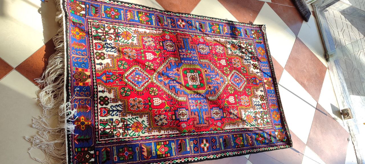 فرش دست بافت نهاوند