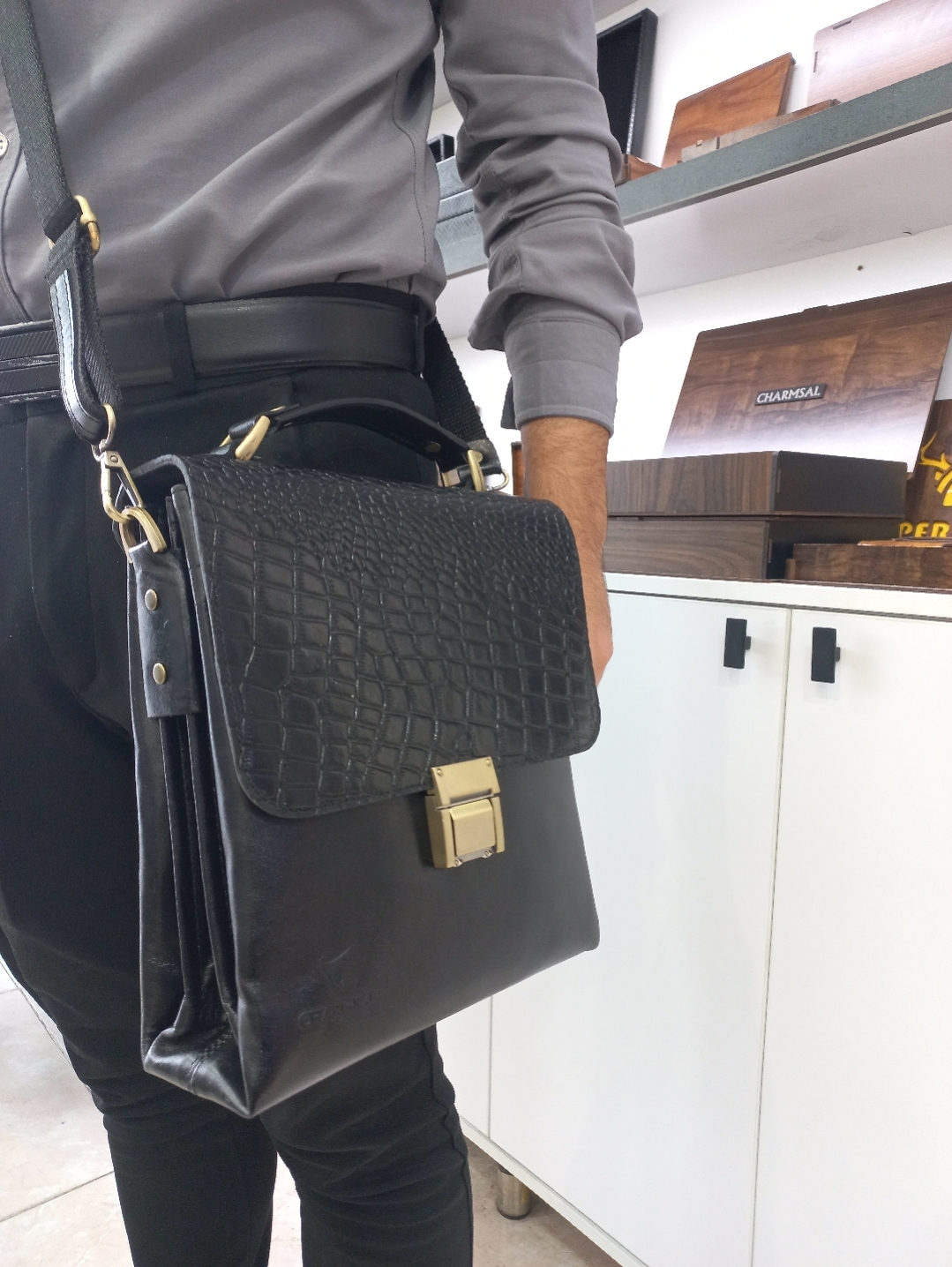 کیف چرم طبیعی برند چرمسال