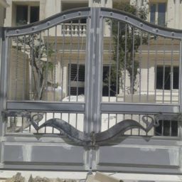 درب پارکینگی فلزی