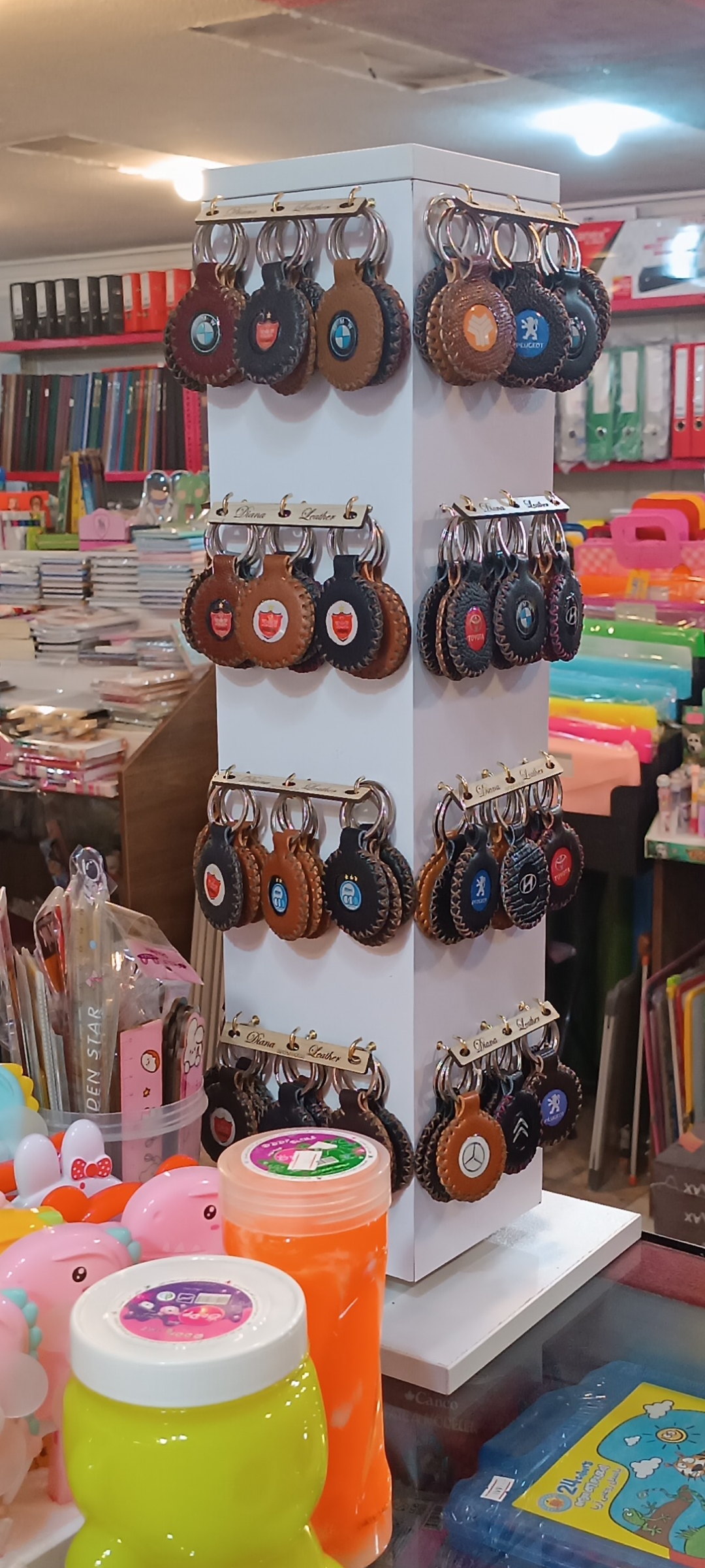 محصولات چرم دست دوز 