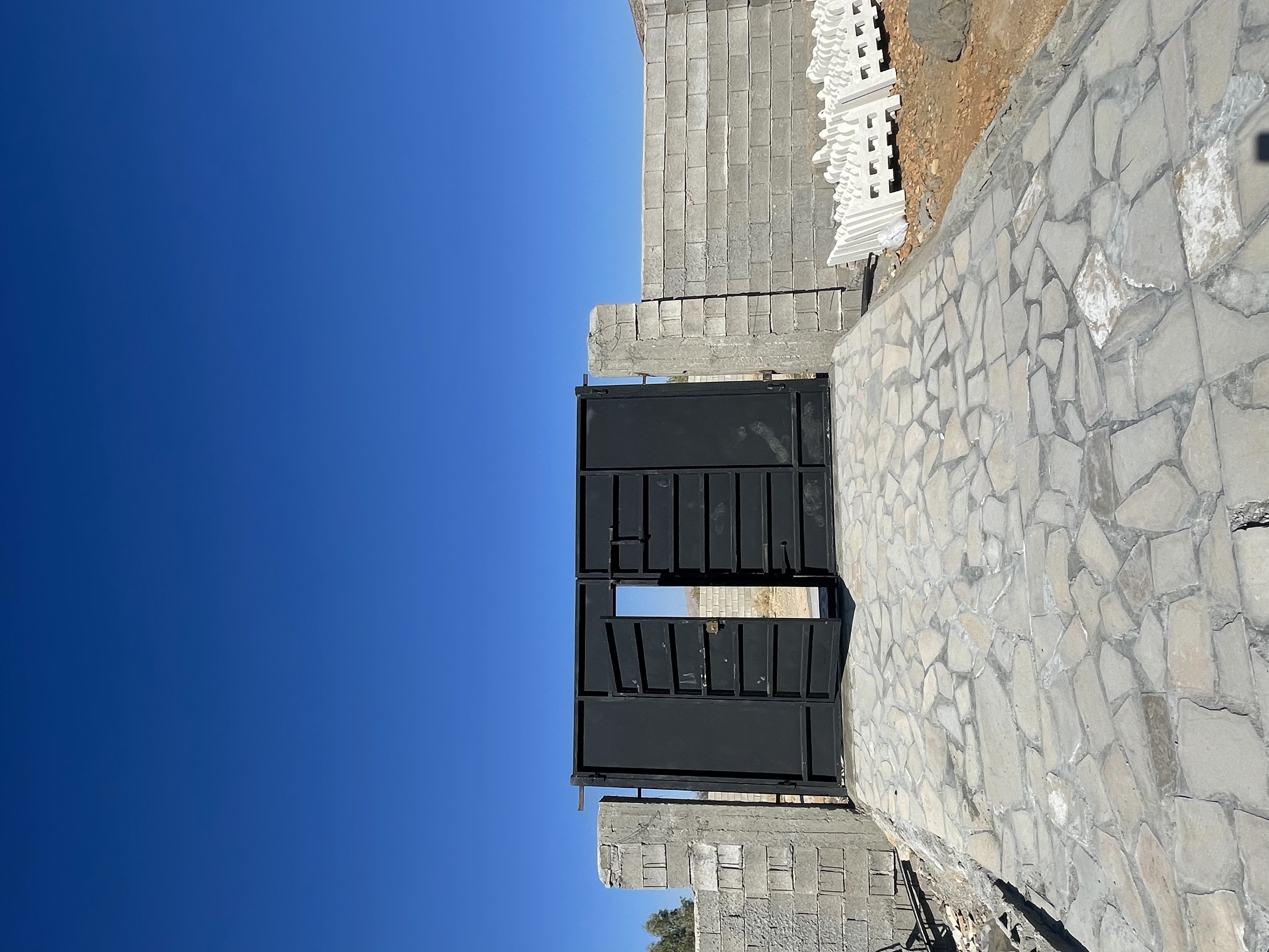 باغ ۱۴۰۰ متری سیاخ دارنگون