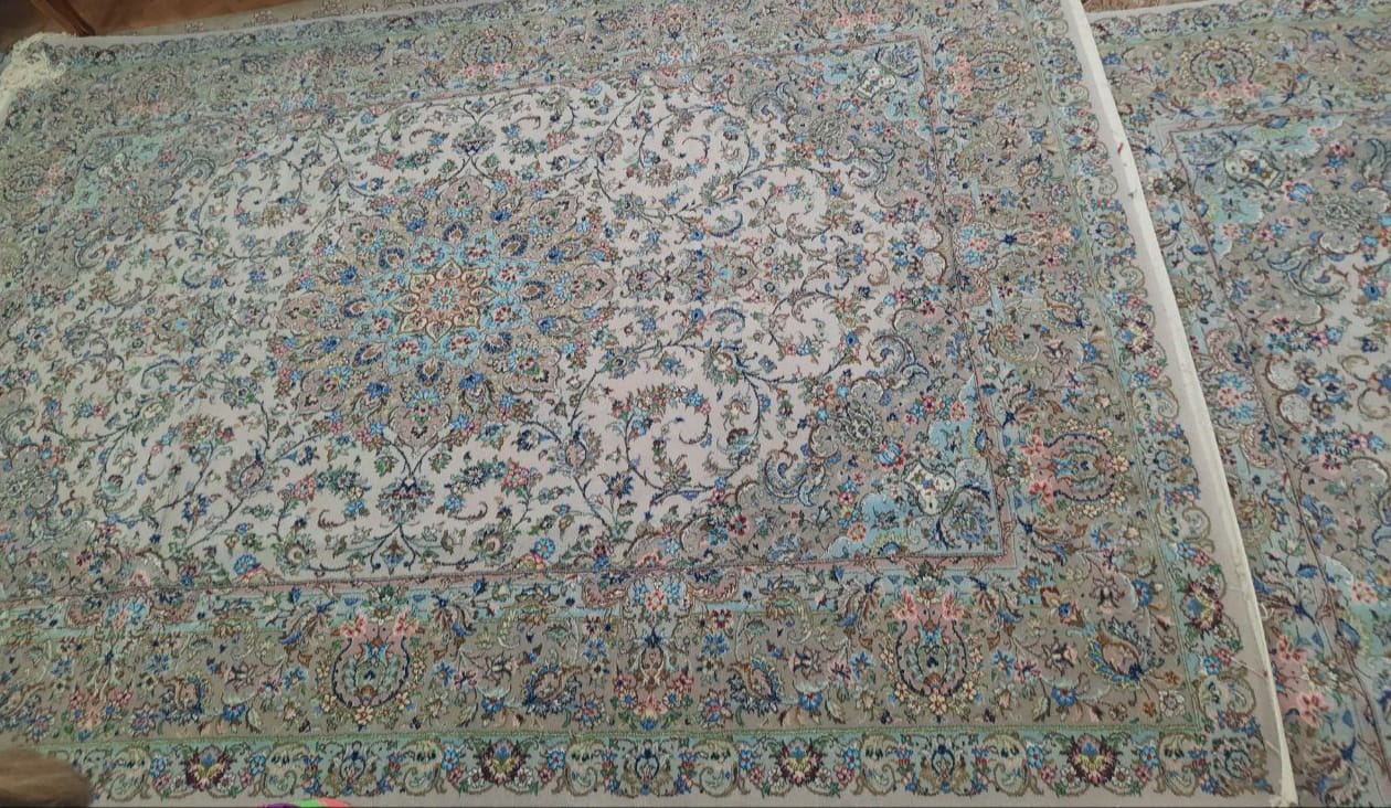 فرش دست بافت کاشان 
