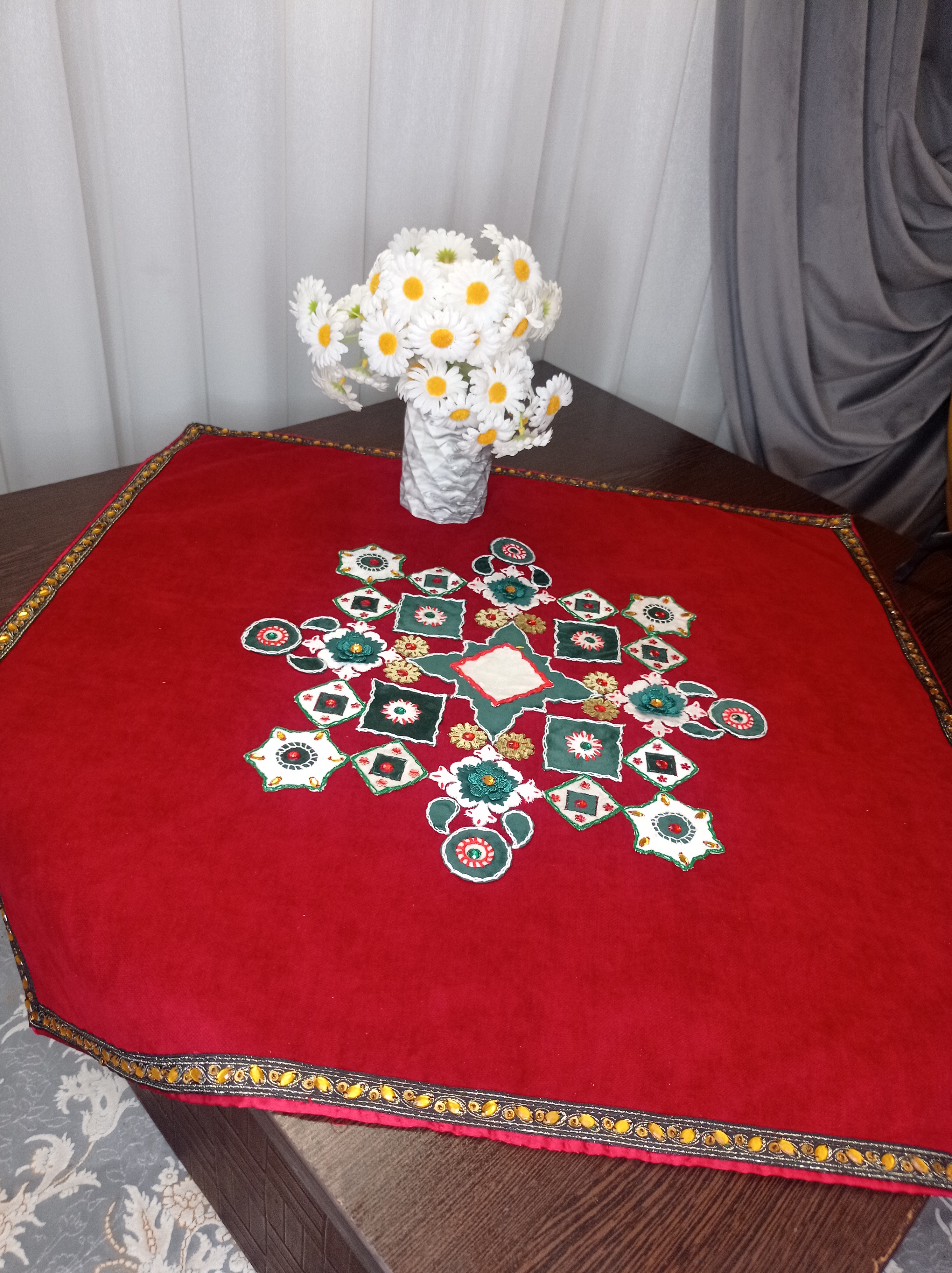 رومیزی دستدوز تک نسخه