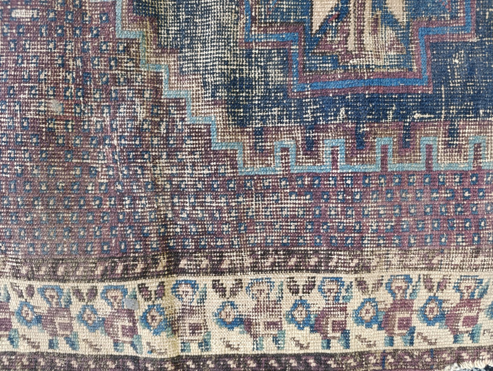 سجادة يدوية قديمة