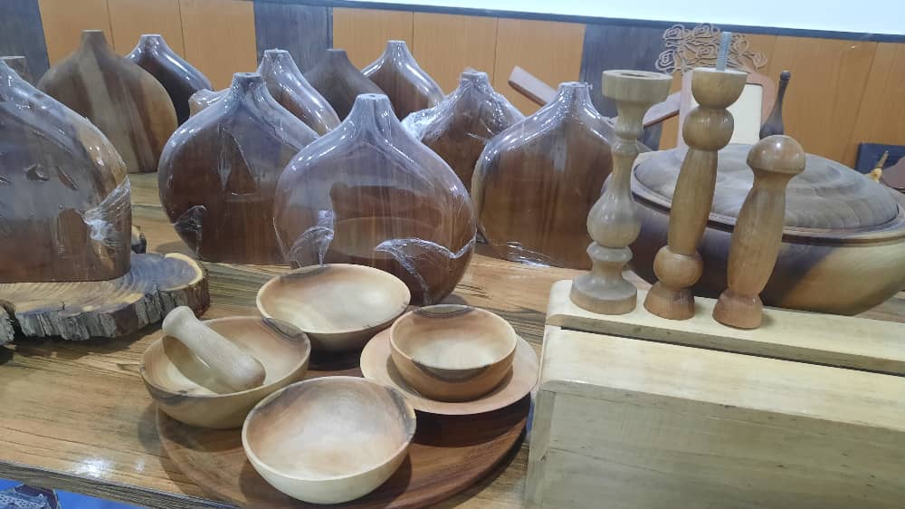 ظروف اشپز خانه با چوب گردو