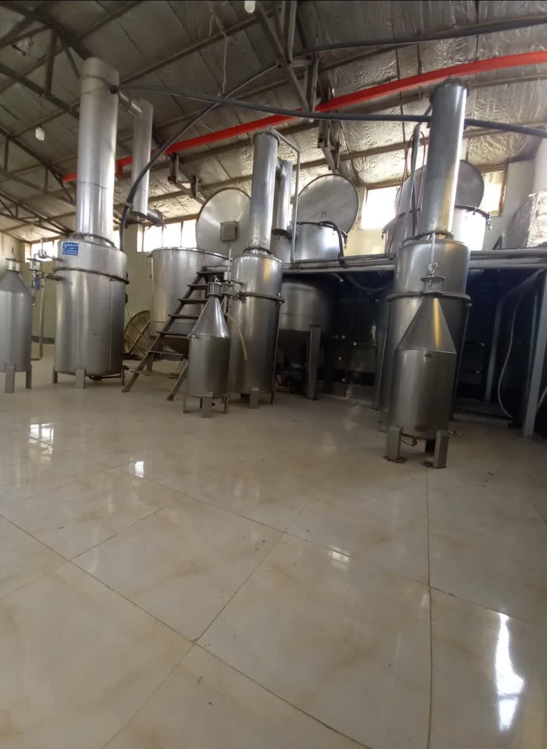 فروش کارخانه گلاب و عرقیجات 