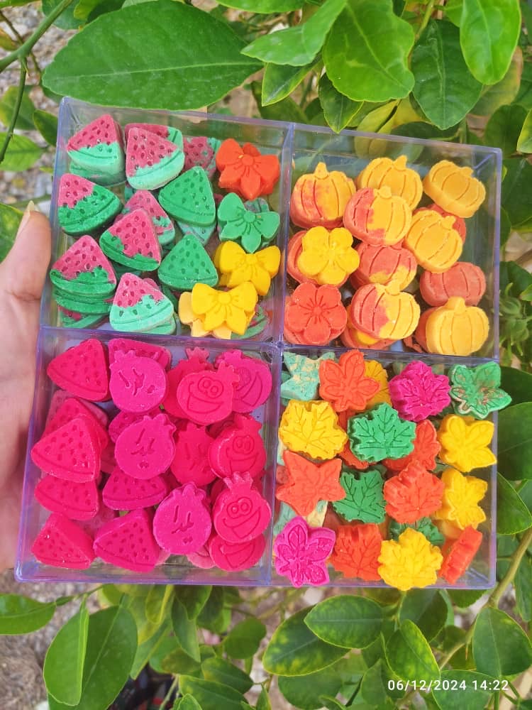 قند و نبات های رنگی میوه ای و گیاهی