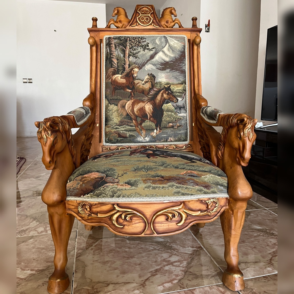 مبلمان چوبی 