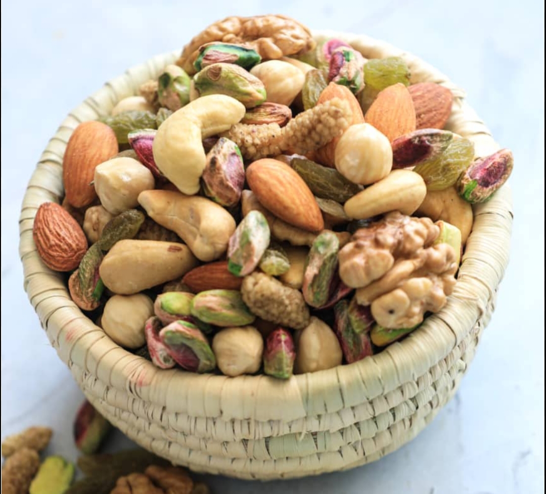 زعفران، ادویه، خشکبار