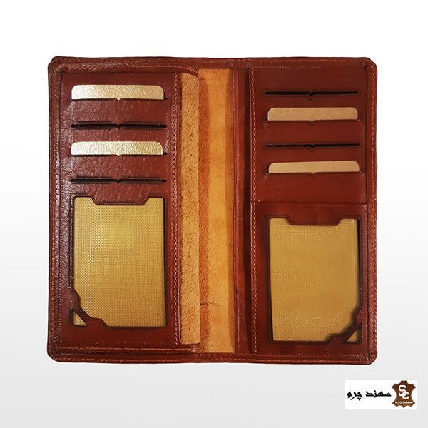 طقم مصنوع يدويًا من الجلد الطبيعي