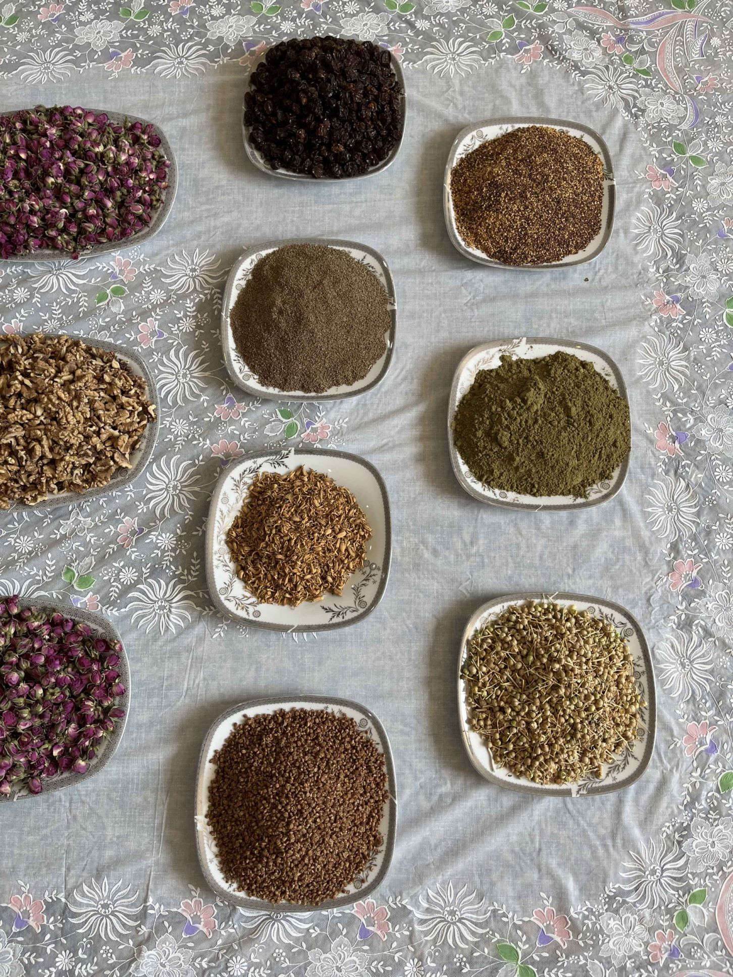 محصولات ‌ارگانیک‌ ایرانی (عسل،ادویه‌جات)