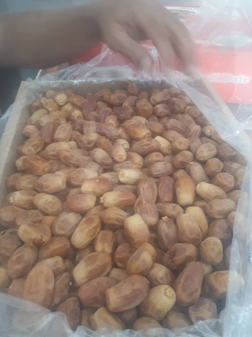 خرما زاهدی درجه یک 