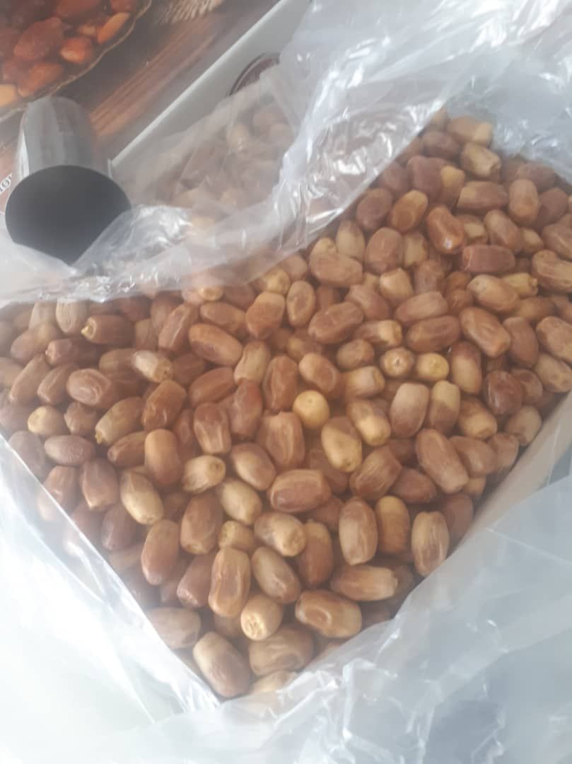 خرما زاهدی درجه یک 