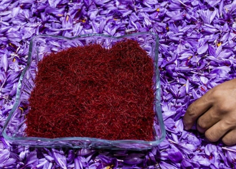 زعفران درجه یک و ریشه زعفران 