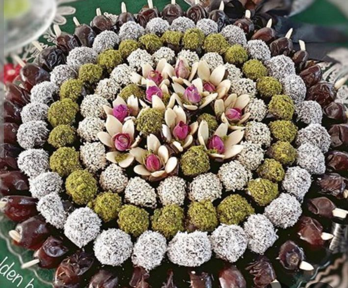 خرمای پر شده از چهار نوع آجیل 