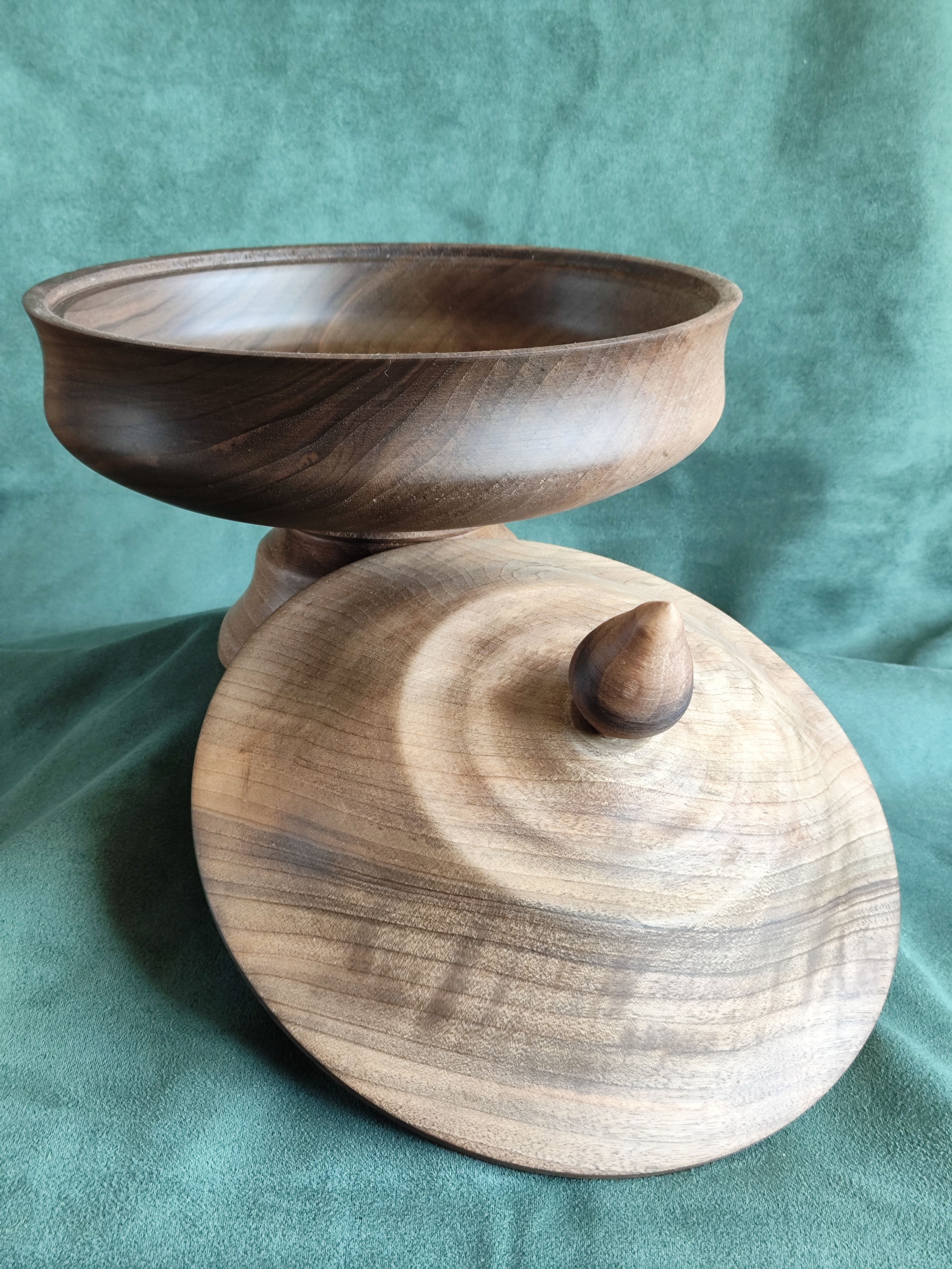 شکلات‌خوری چوبی با چوب گردو