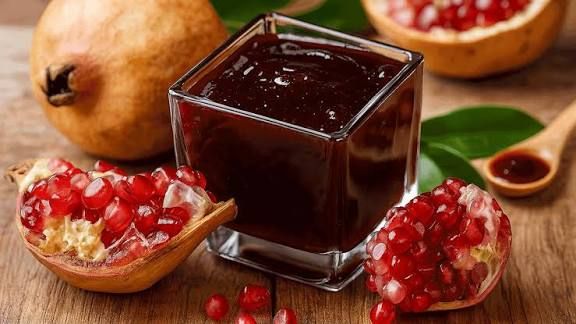 گردو ،بادام، زعفران، عطاری