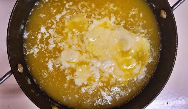 میوه خشک و روغن حیوانی خانگی و زعفران