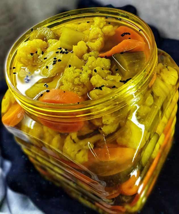 میوه خشک و روغن حیوانی خانگی و زعفران