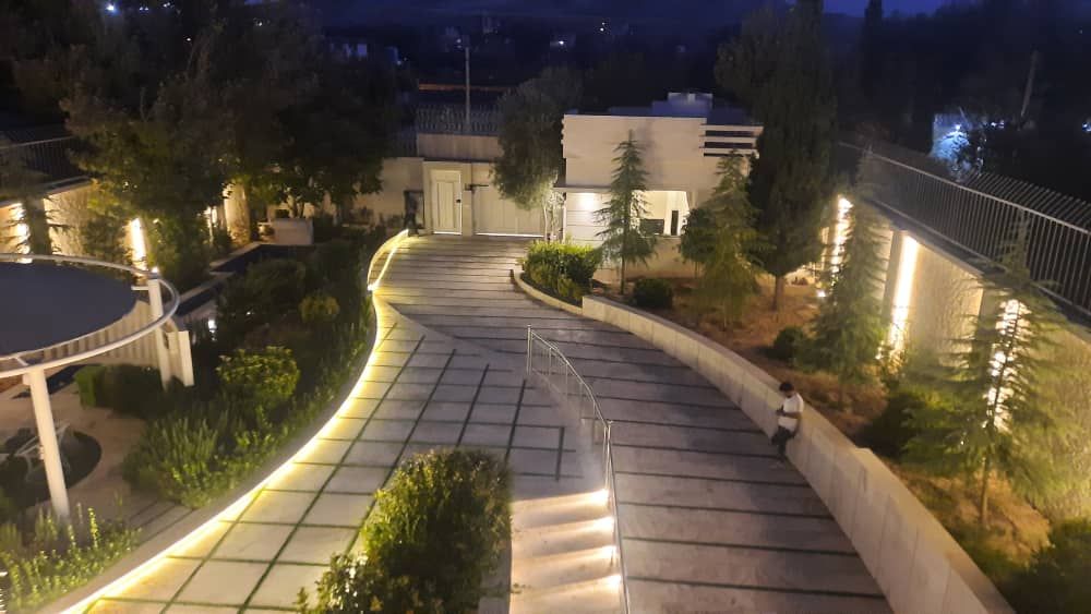 باغشهر لوکس در شهرصدرا