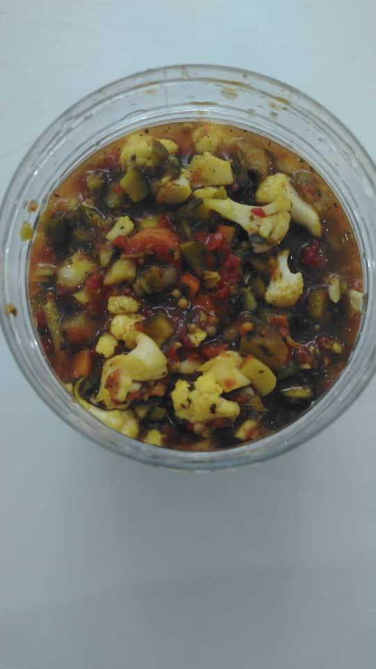 ترشیجات و غذا های خانگی