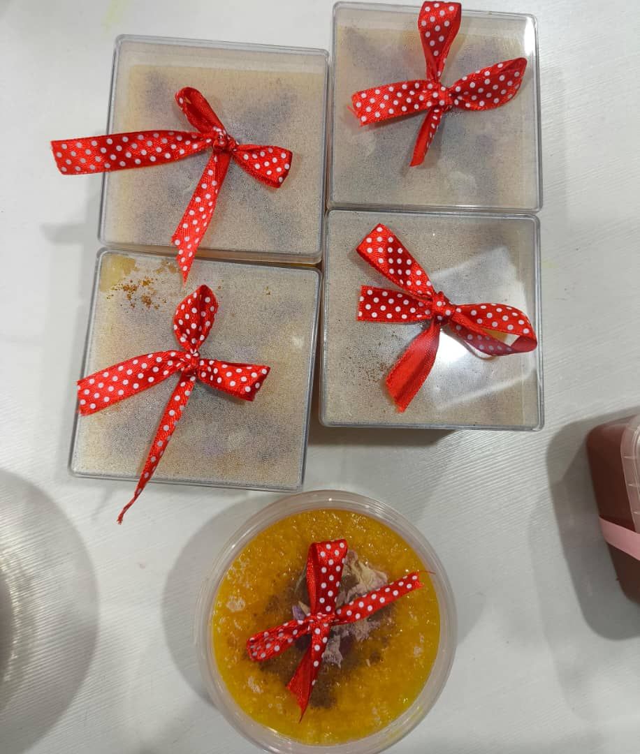 ترشیجات و غذا های خانگی