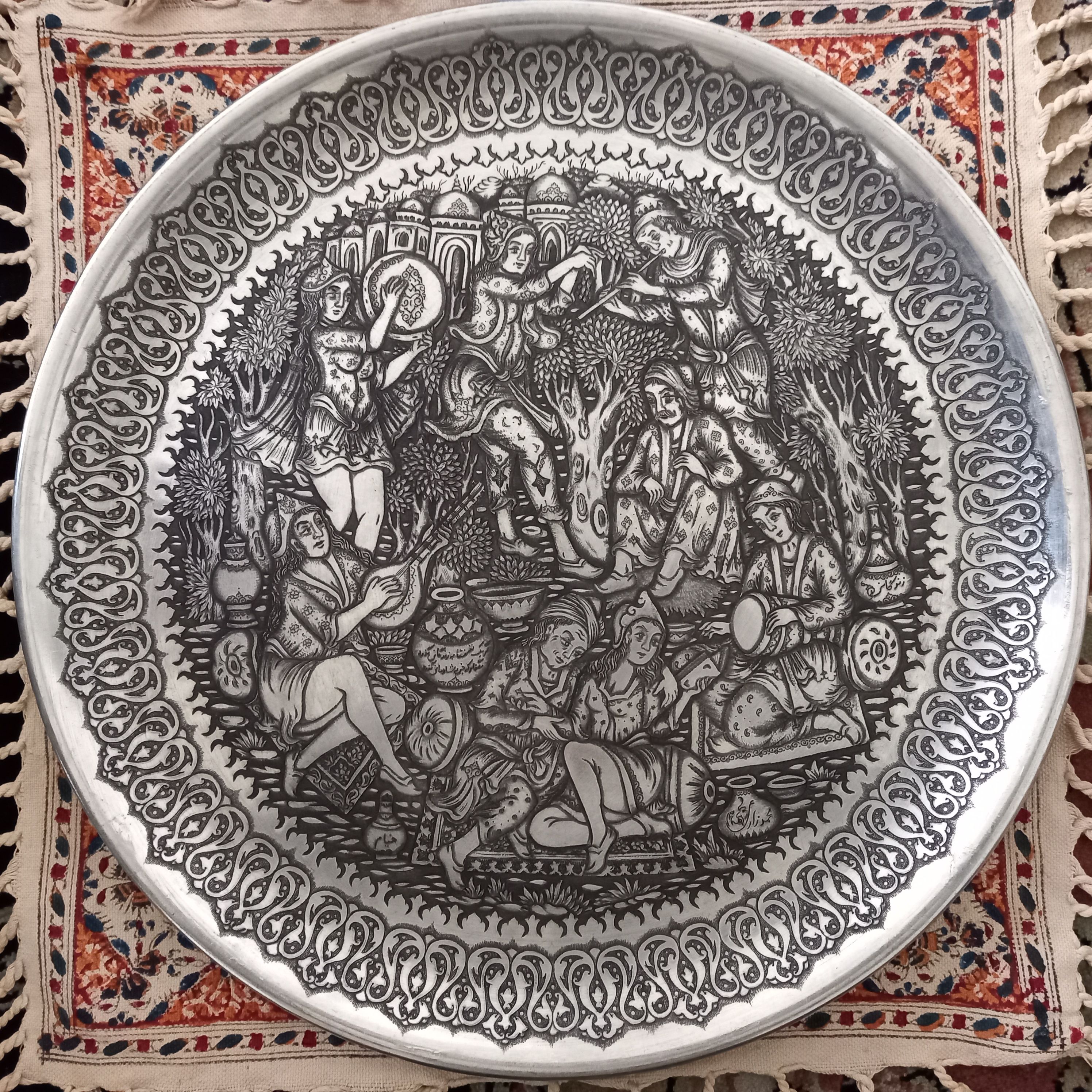 سینی مسی دست‌ساز بسیار زیبا