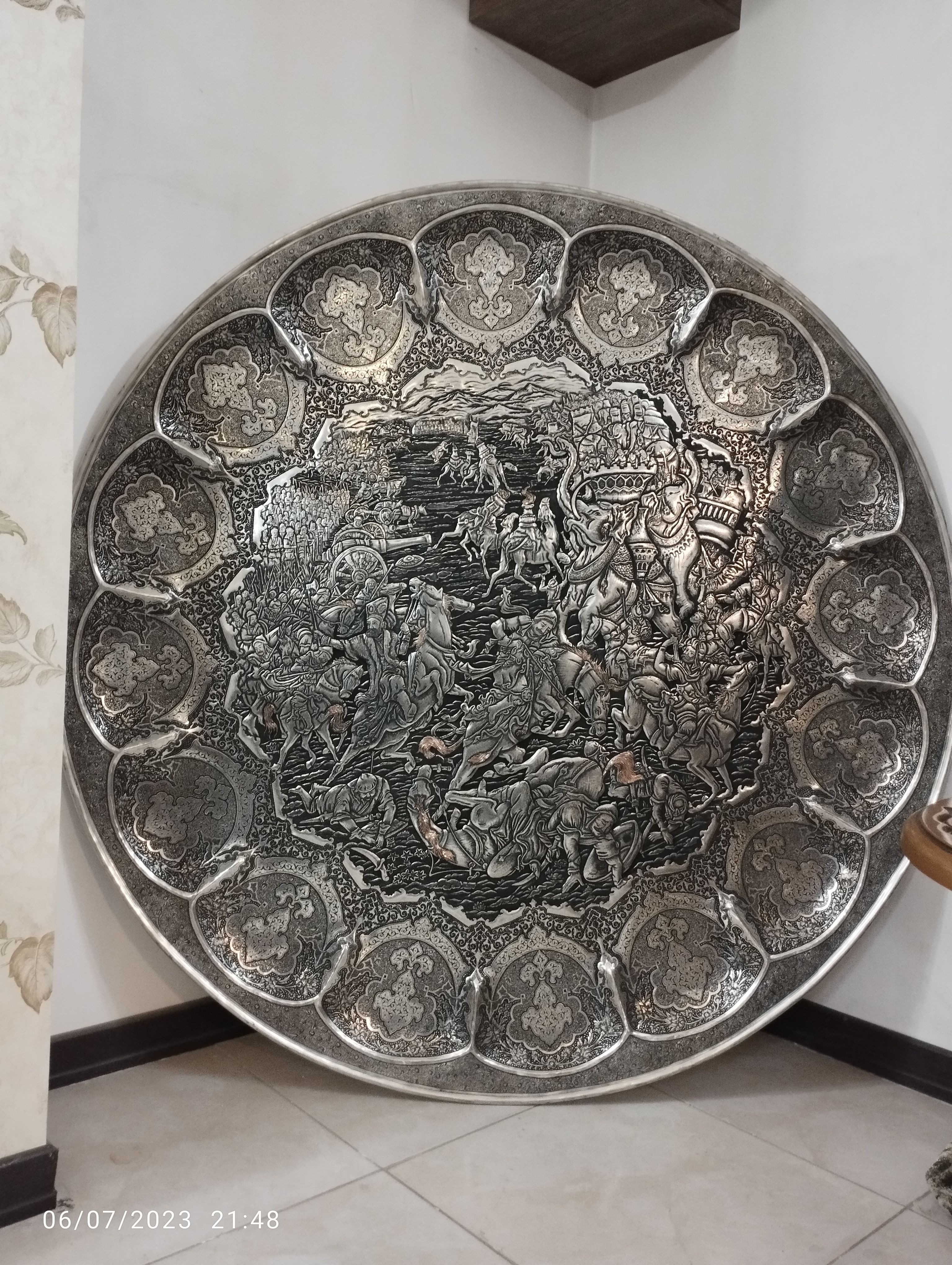 سینی بزرگ مسی قلمزنی جنگ نادرشاه